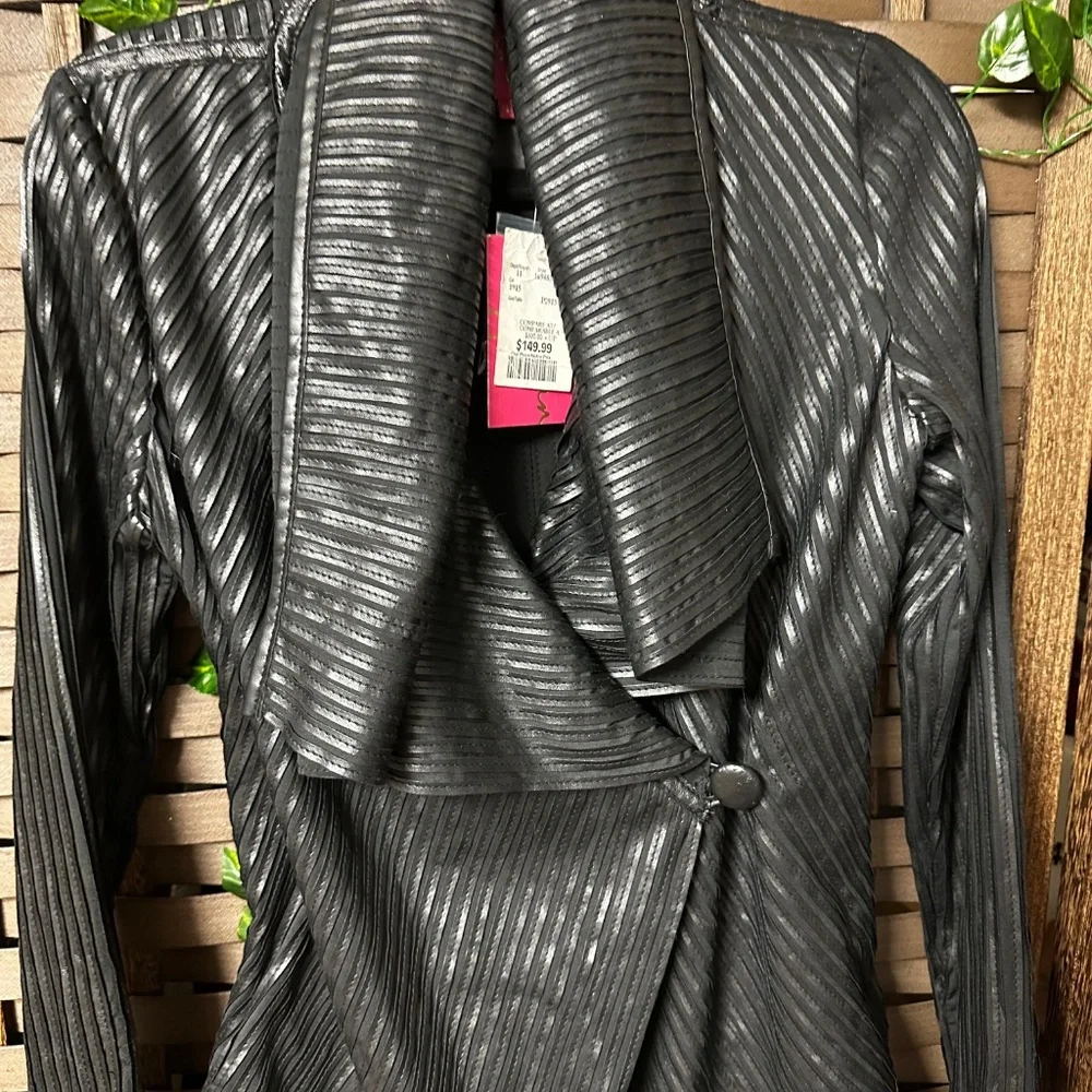 Jacket - Picture 16 of 16